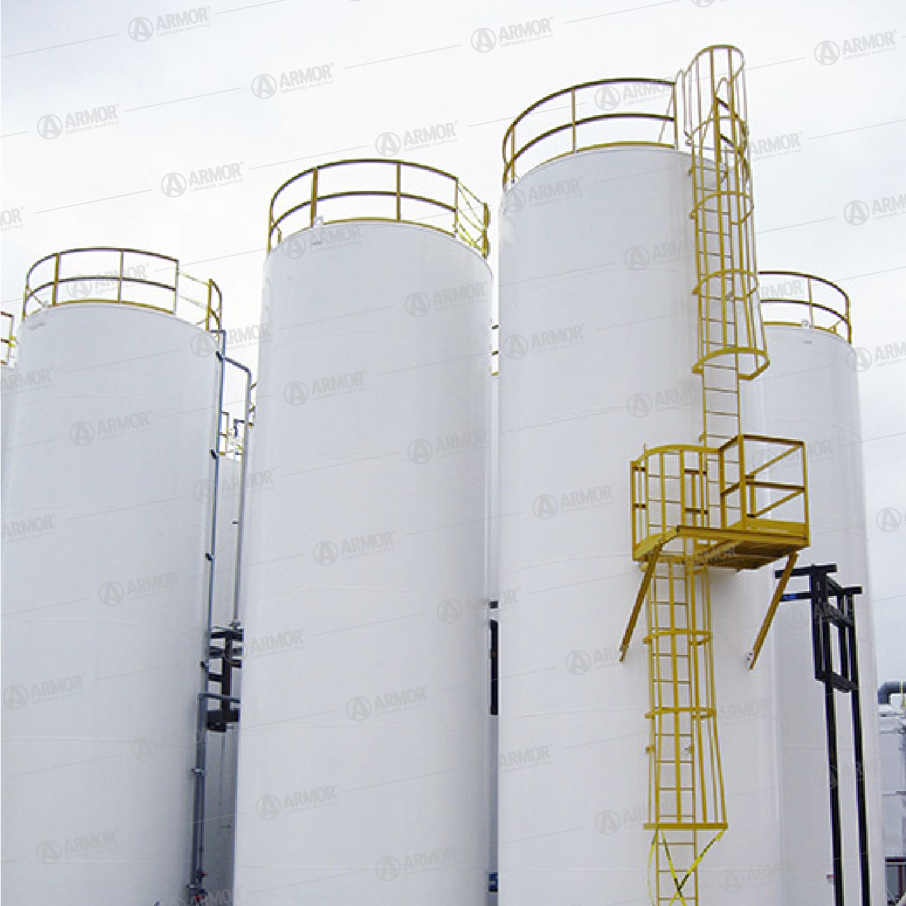 Lubricant storage and process tank